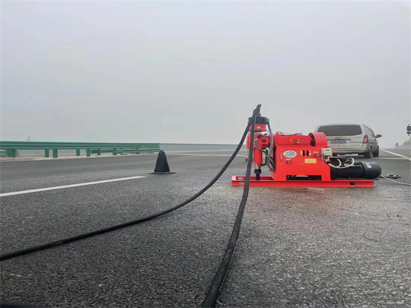 江孜马路路基路面开裂下沉注浆加固灌浆