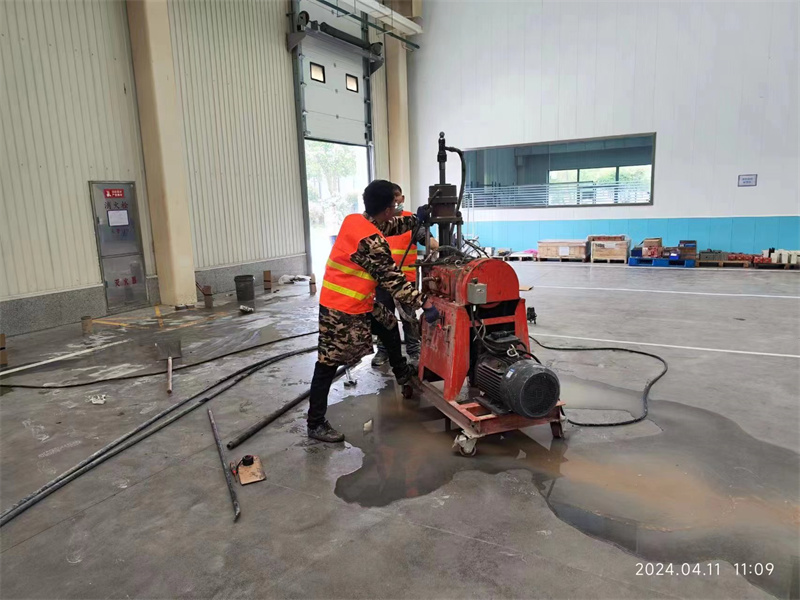 江孜厂房地面下沉塌陷注浆加固施工